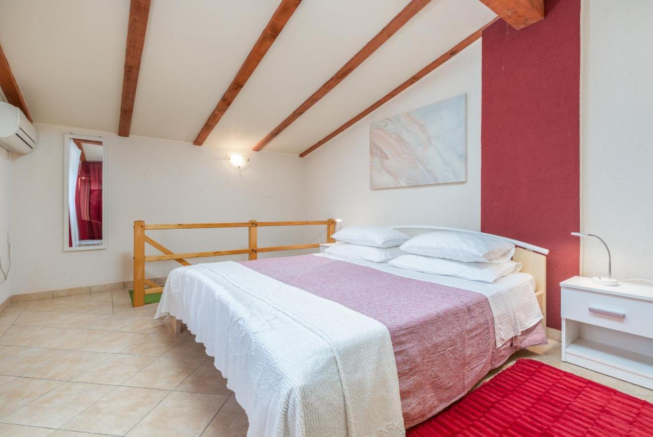 Holiday Home Nadia Pula Exterior foto
